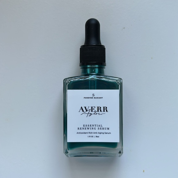Other - NWT Averr Aglow Essential Renewing Serum